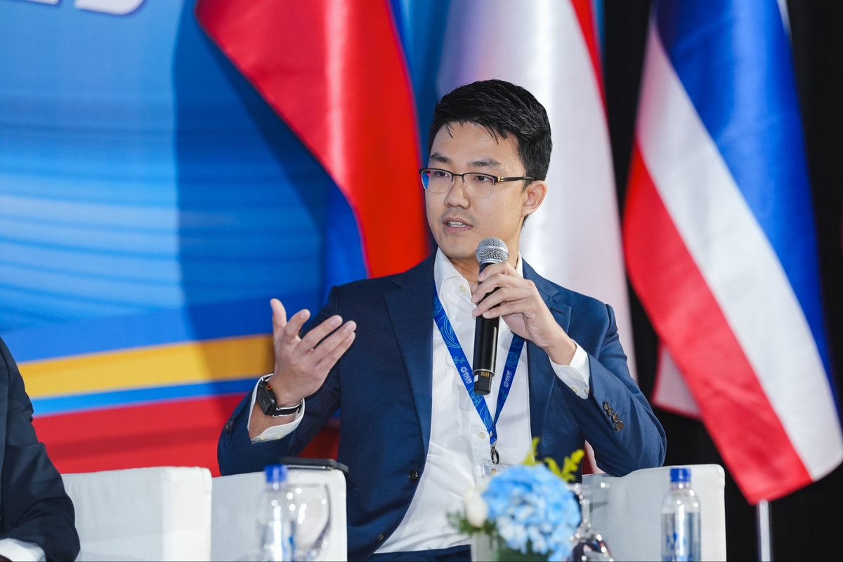 Sze_Cheong's tweet photo. At the ASEAN Investment Forum, I shared the idea of turning Asia’s factories into data engines for Physical AI.
America builds frontier AI.
Asia powers deployment and learning.
The real loop is global. https://t.co/vVgnpjcvM1