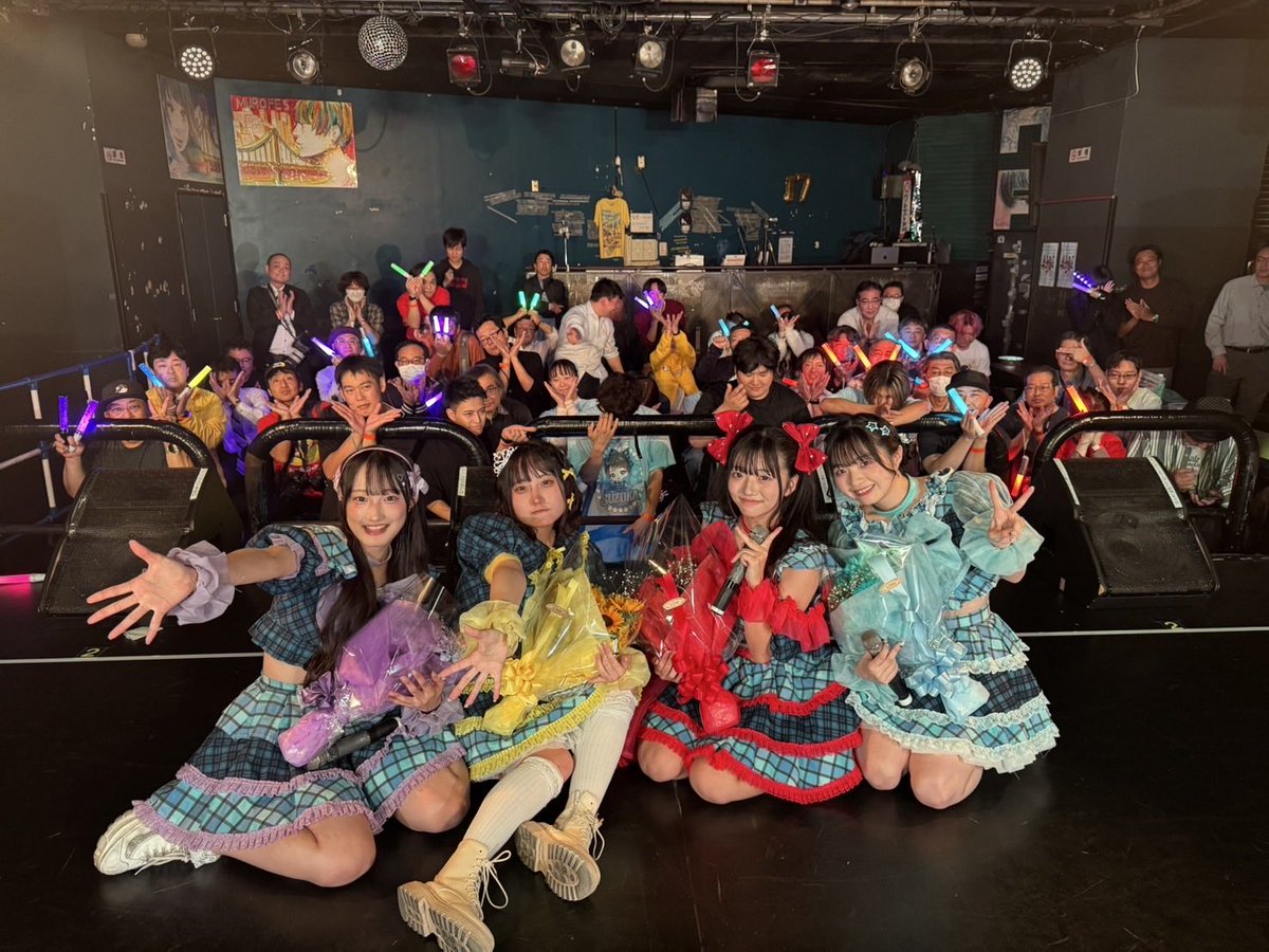 hikarin_amano's tweet image. 今日はSpotify O-Crestさんにて、mintleaf現体制ラストワンマンライブありがとうございました🥰
本当に最後まで、みんなの愛に包まれました💐

ひかりんはこれにて一区切りとなるけれど、お別れじゃないので！✨️
受験も頑張ってまた笑顔で会いたいな☺️

今日はゆっくり休んでね💕︎おやすみ♡