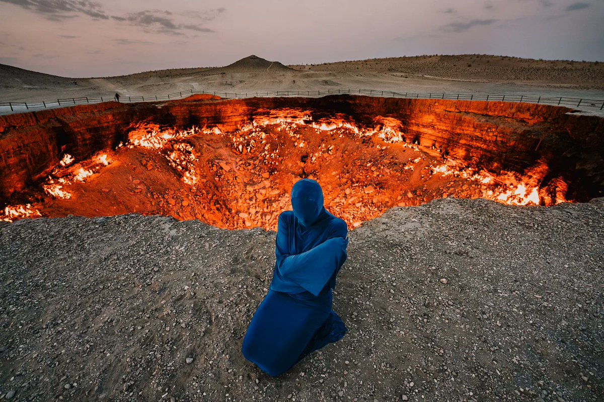 FUGITIVE DARK, from the newly published Dark Mountain: Issue 28 on 'uncivilised art'

Here, after years of engaging with holes and craters through her artwork, Nina Elder finds herself falling into a dark crevasse on a small Cycladic island.

darkmountainproject.substack.com/p/fugitive-dark