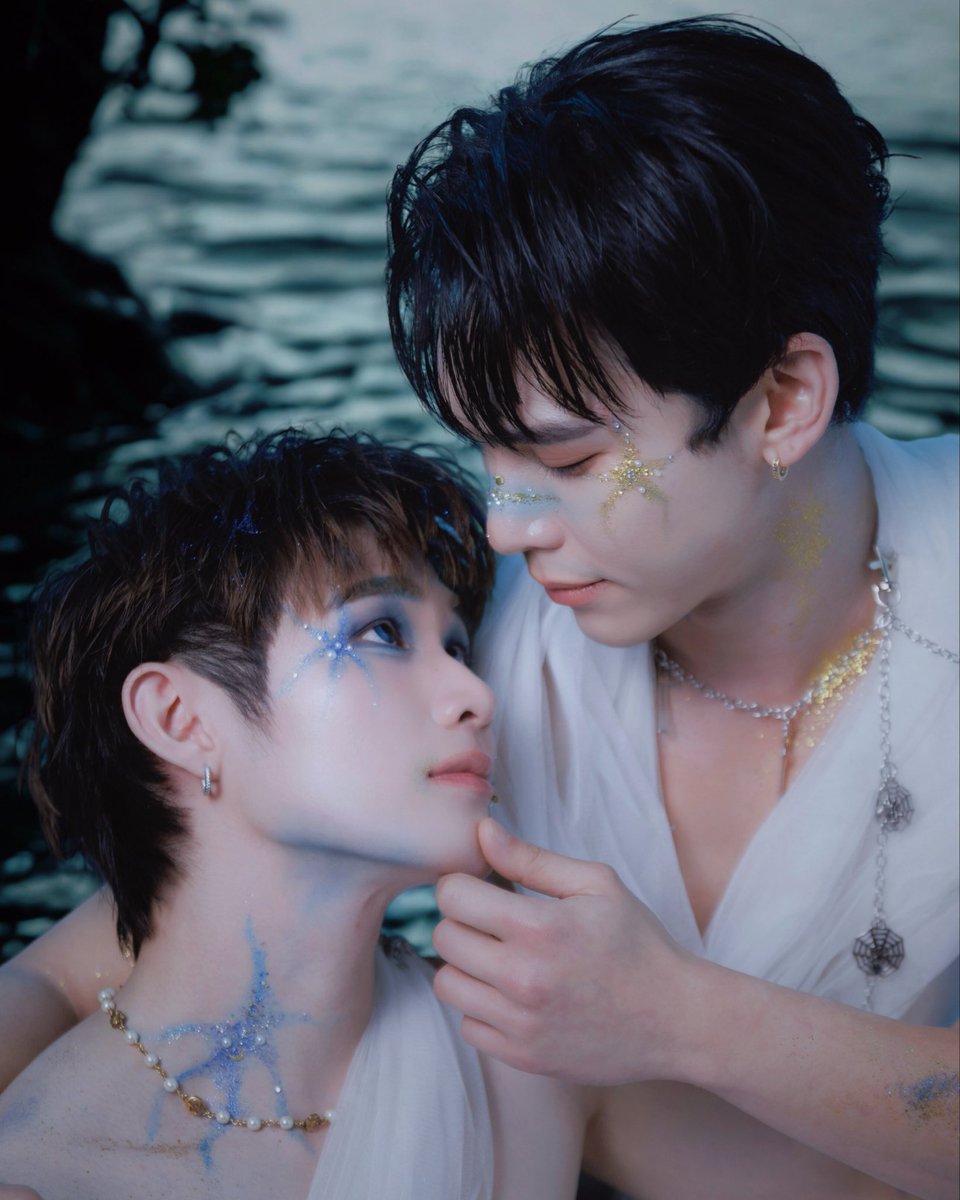 ทะเลสาปตรงนี้ ตำนานเล่าว่ามีเทพผู้ปกครองผืนป่านามว่าแม้กซิมัส ครองคู่อยู่กับเทพดูแลผืนน้ำนามว่าณฐทีร่า ทุกคืนวันพระจันทร์เต็มดวงทั้งสองจะออกมาชมจันทร์ด้วยกัน ว่ากันว่าเมื่อแสงจันทร์สาดส่องใบหน้านั้นงดงามราวกับภาพวาด  🌕✨

#maxnat