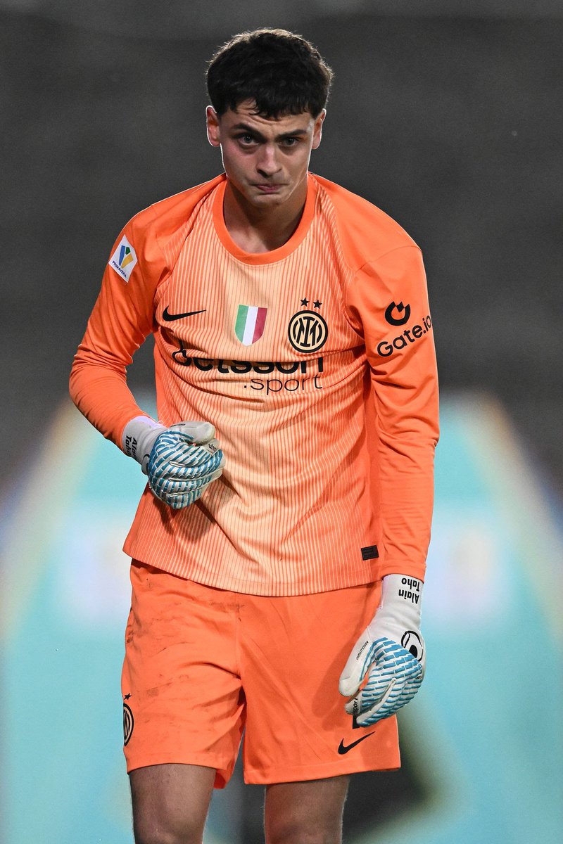 Alain Taho has been called up to Inter’s first team for the clash against Fiorentina. ⚫️🔵

~ <a href="/fcin1908it/">Fcinter1908</a>