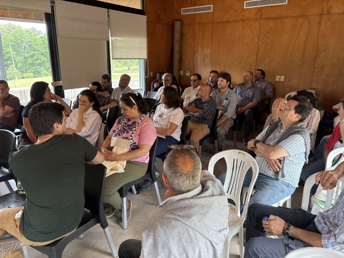 📍Meseta de Artigas

“Dios está en todos lados pero atiende en Montevideo”, decía el Flaco Malaquina. 

En esa línea y con una visión descentralizadora, generamos una fructífera jornada con los funcionarios de las regionales del Norte, en el Norte.