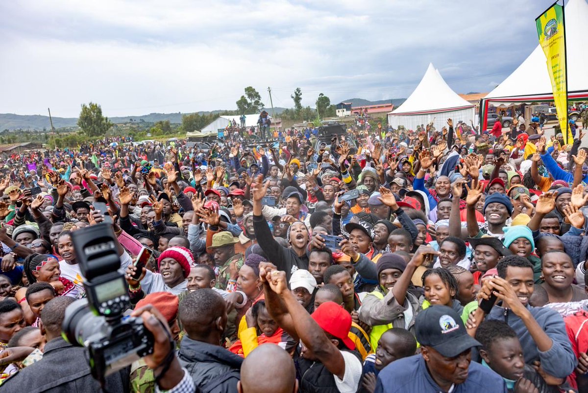 Our unity is our strength. We must never allow anyone to divide us along tribal lines. Let us unite, work together and drive forward our national development agenda to build a great country we can all be proud of.

Launched the construction of 42-Kilometre