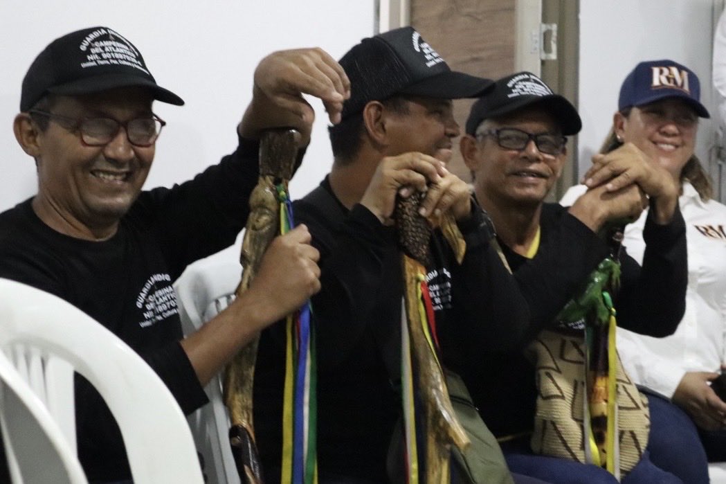 Recibimos a la Guardia Indígena y dialogamos sobre nuestra tierra. Su voz representa la raíz y la dignidad de un pueblo que exige ser escuchado. 🇨🇴 Colombia somos todos.

#ColombiaSomosTodos #RumeniggeMonsalve #Guardiaindigena