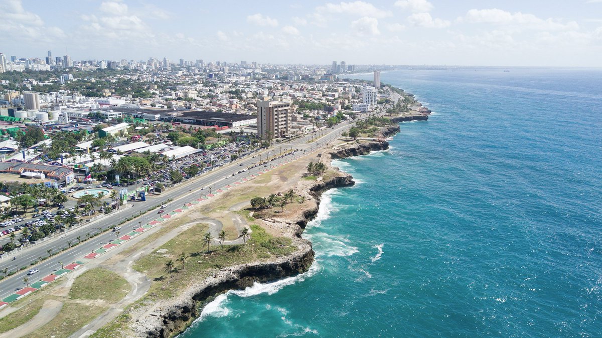 GTAI_Latam's tweet image. Die #DominikanischeRepublik bietet Potenzial für deutsche Firmen. Nach einem Dämpfer durch die US-Zölle soll die Wirtschaft des Karibikstaates ab 2026 wieder um 5 Prozent jährlich wachsen. #Tourismus und #Exporte sorgen für Dynamik. bit.ly/4npvIEr