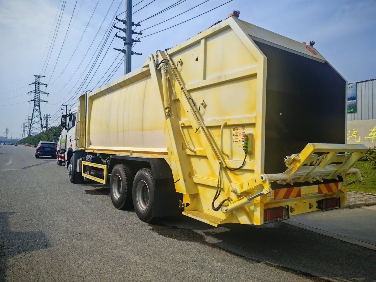 chenglico_com's tweet image. Faw compactor garbage truck #FAW #compactor #garbagetruck