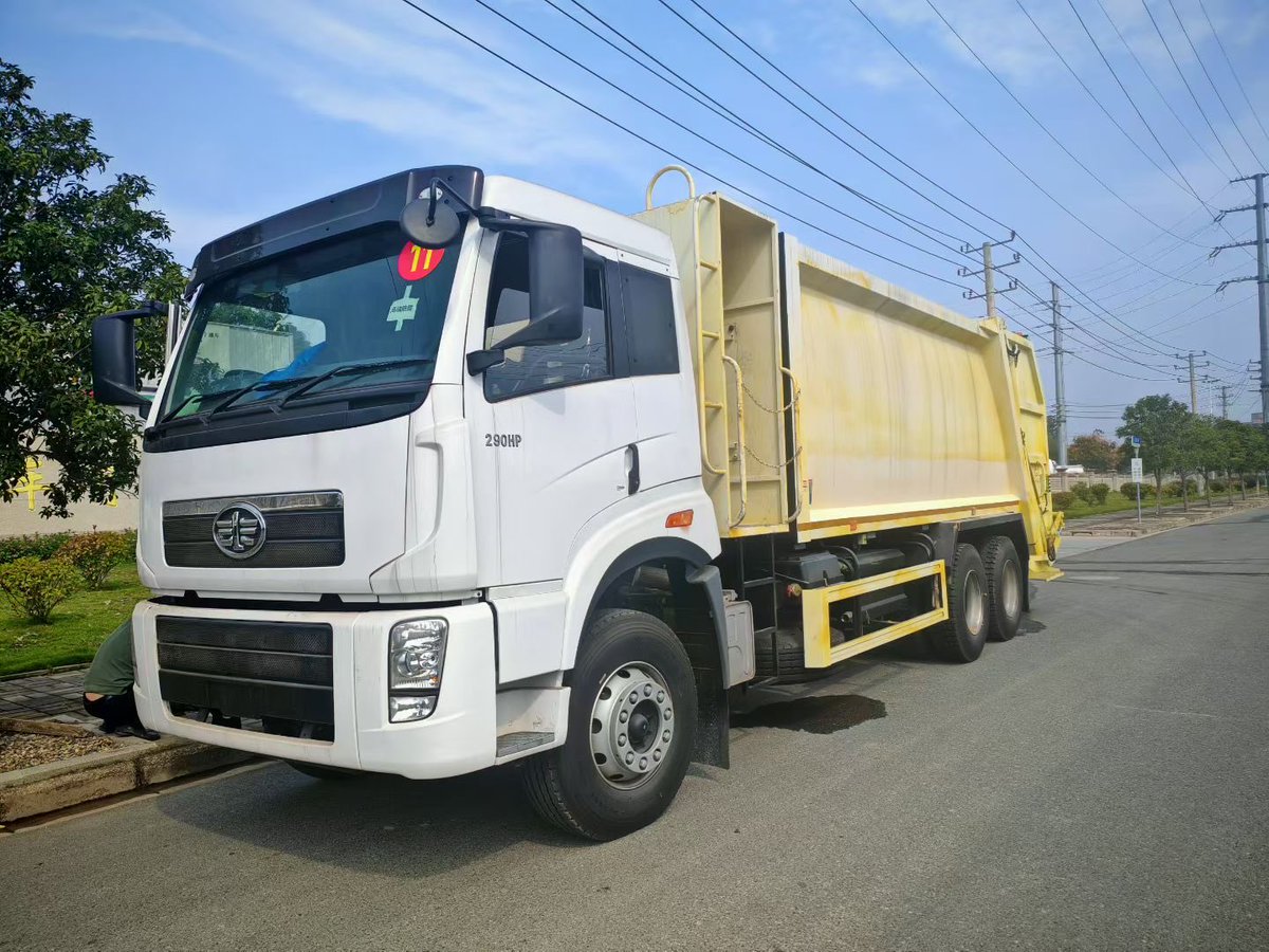chenglico_com's tweet image. Faw compactor garbage truck #FAW #compactor #garbagetruck
