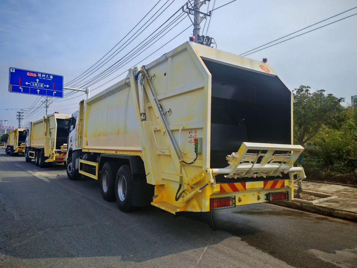 chenglico_com's tweet image. Faw compactor garbage truck #FAW #compactor #garbagetruck