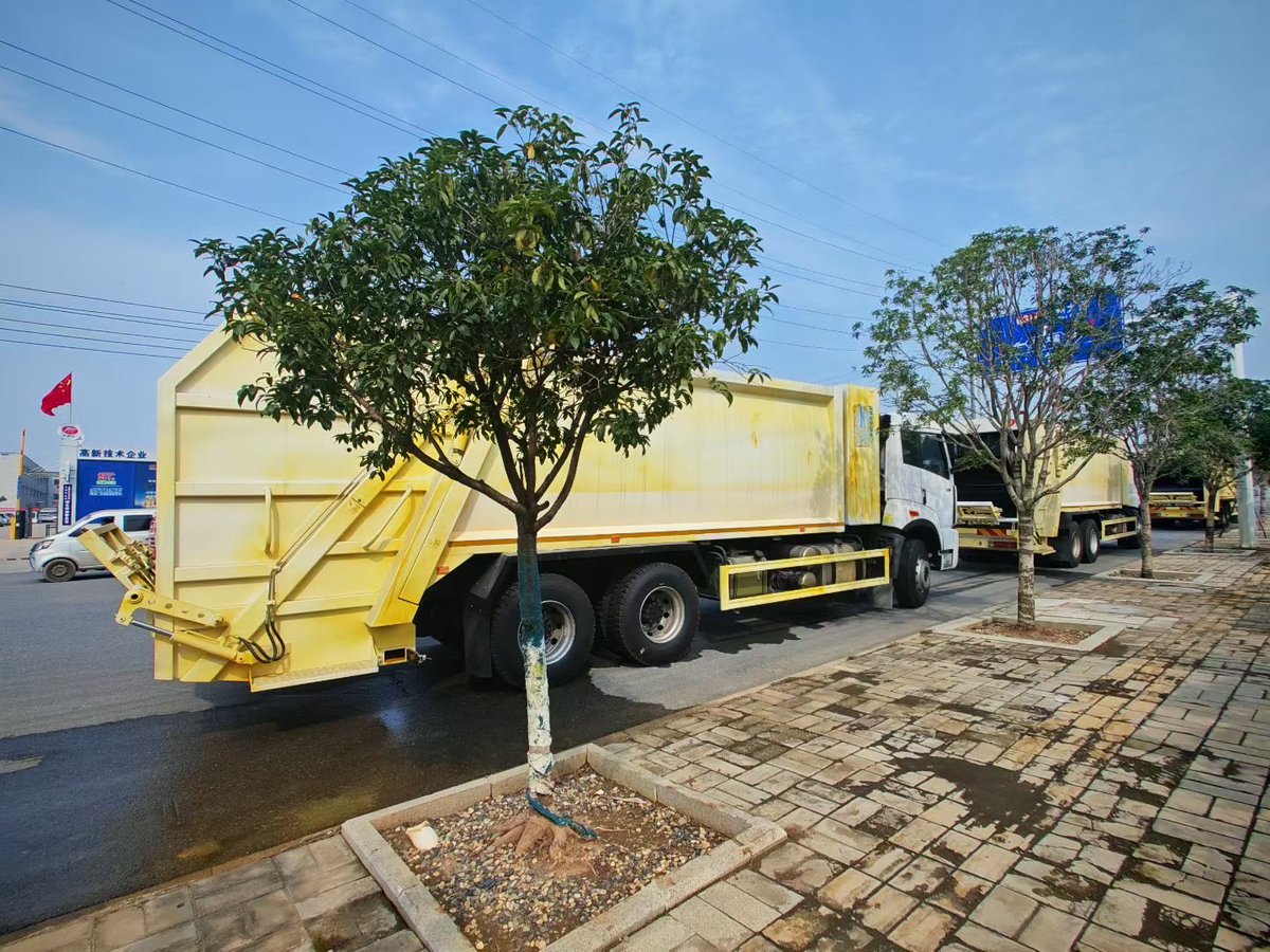 chenglico_com's tweet image. Faw compactor garbage truck #FAW #compactor #garbagetruck