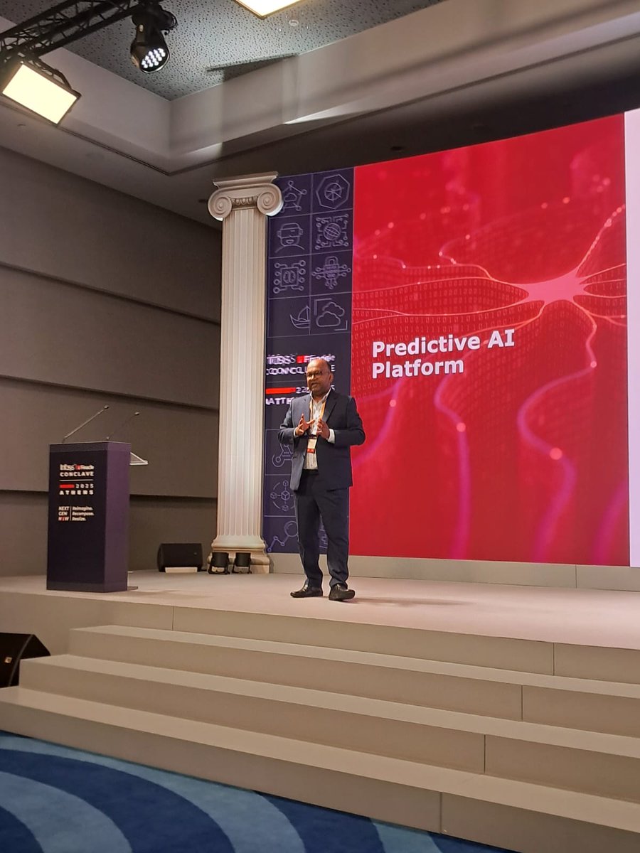 Finacle's tweet image. At #FinacleConclave, Ramprasath Ganesaraja and Banibrata Sarker of @Finacle shared how the Finacle Data &amp;amp; AI Suite helps banks move from AI experimentation to enterprise impact—driving intelligent experiences, efficiency, and digital transformation.
#DataandAI #NextGenBanking
