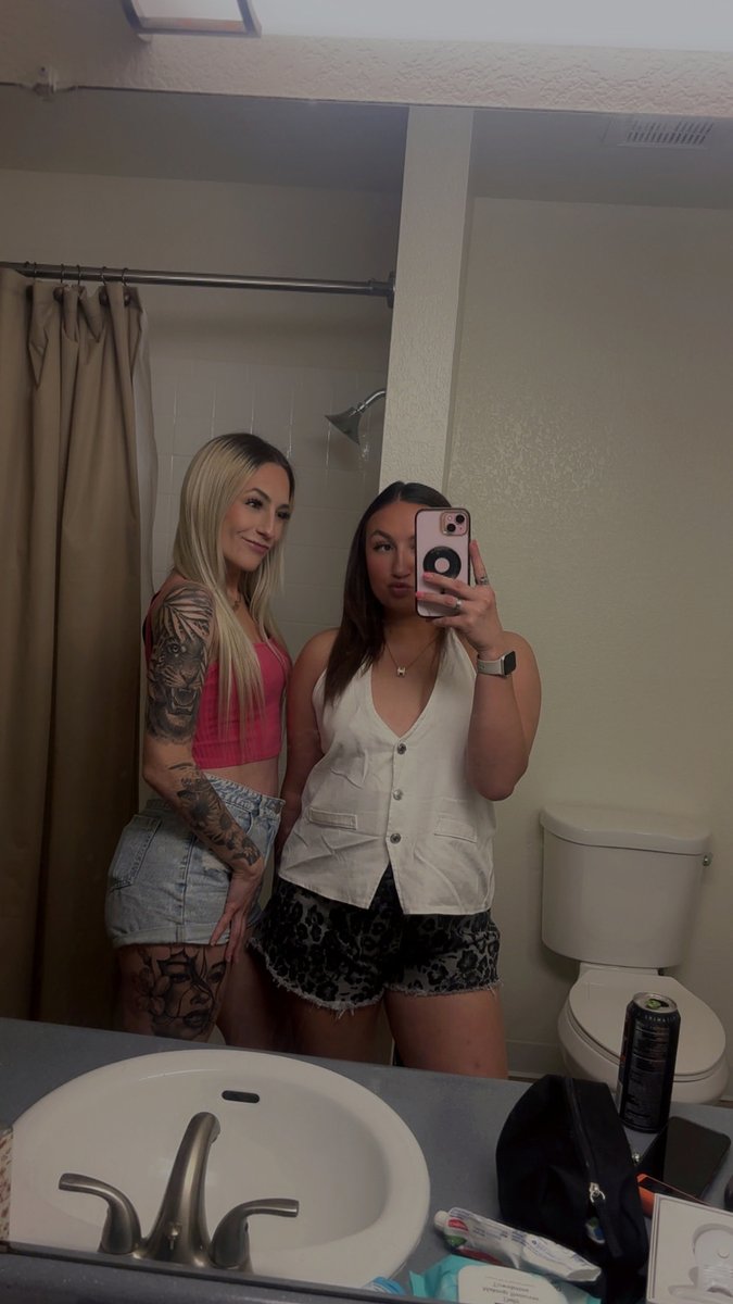 AuroraRaelynn's tweet photo. Come do a video call with me and my best friend ;) 

$$$$ https://t.co/1027SR1XOQ