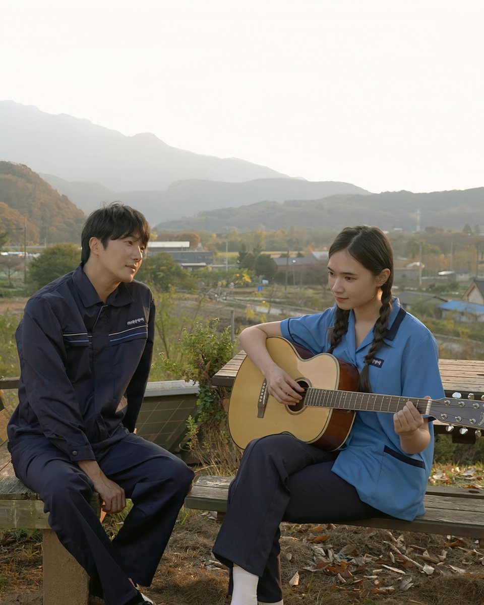 #엄마를버리러갑니다 
베트남 모자 연기가 너무 좋아서 감동ㅜ
치매연기하는 엄마 #홍다오 와 힘든 상황속에 엄마를 지키는 아들 #뚜언쩐
기억하고싶은 캐릭터와 연기였다.
치매는 많은 이들에게 피해갈수없는 비극인데
누구나
공감할수있게 표현을 잘한 웰메이드 가족드라마