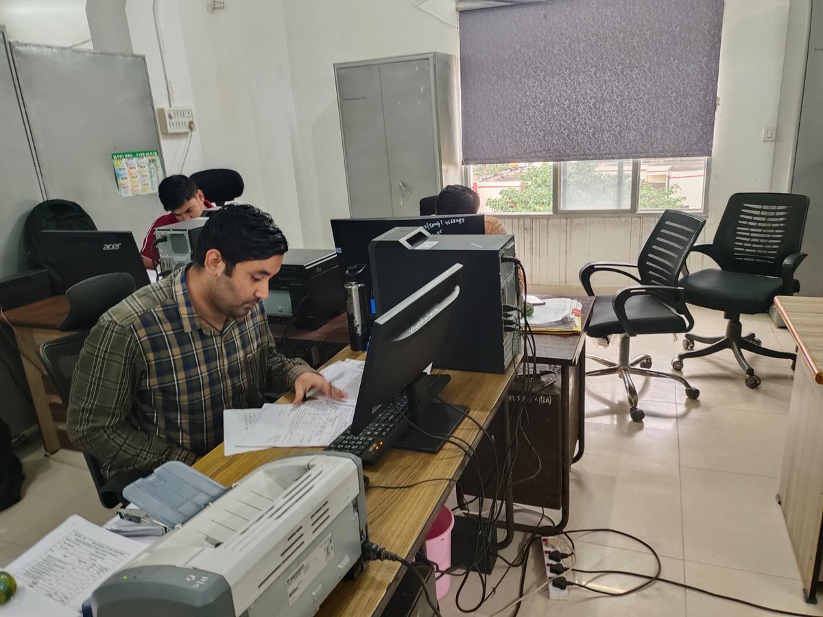 मंडल कार्यालय आजमगढ़ में सतर्कता जागरूकता सप्ताह-2025 के अंतर्गत 29.10.25 को निबंध लेखन प्रतियोगिता आयोजित की गई । 

सभी सम्मिलित अधिकारिओ  एव कर्मचारियों को धन्यवाद ।