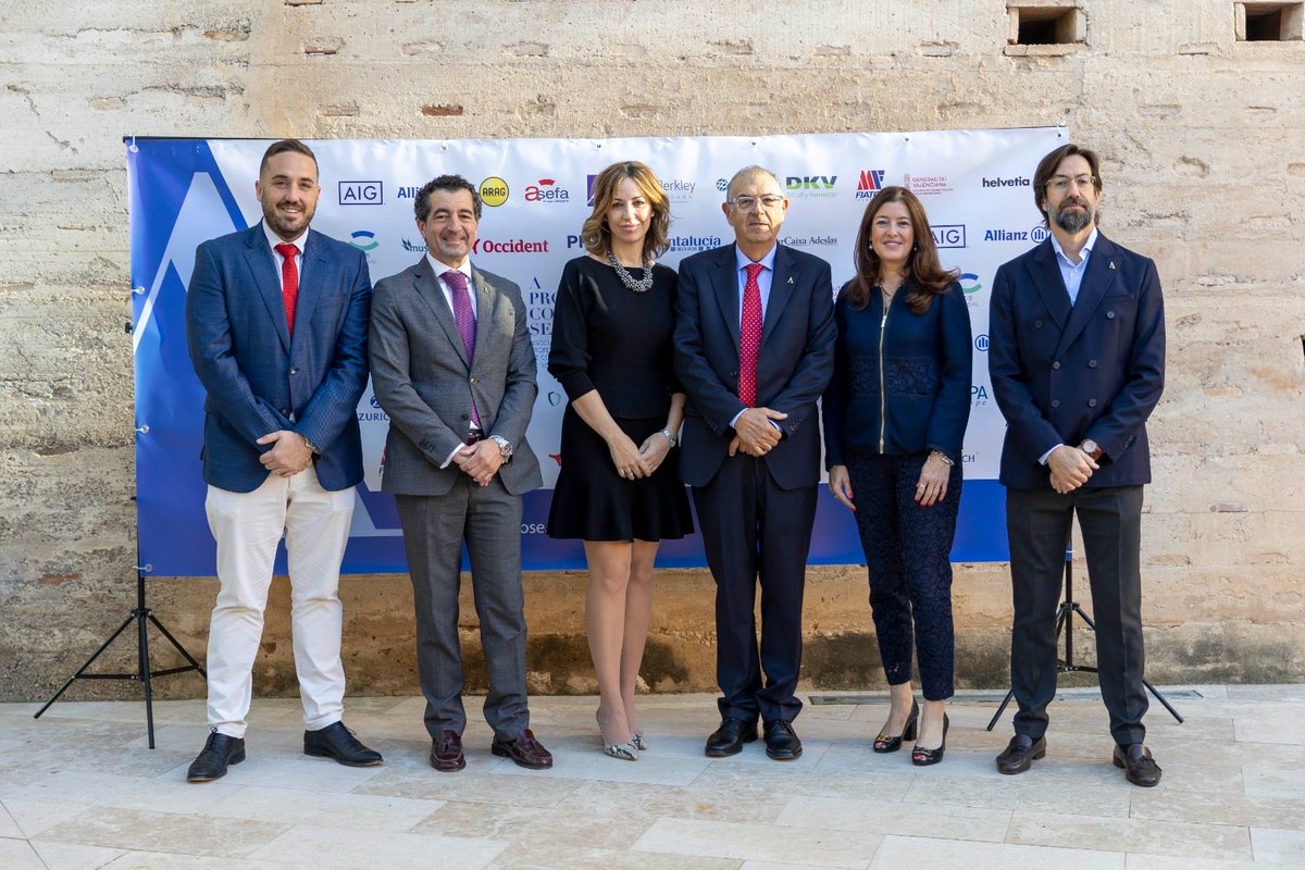 📢 Grupo Quílez participó activamente este martes en el XV aniversario de <a href="/aprocose/">APROCOSE</a>, que rindió homenaje a los protagonistas de la DANA ante más de 200 profesionales del sector.

grupoquilez.com/aprocose-rinde…