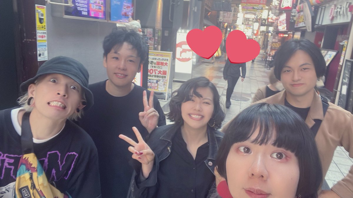 aomidoro_info's tweet photo. オレタチ、ナカヨシ‼️
来月もライブあるのでお待ちしております💫 https://t.co/fGvxF5Q2nT