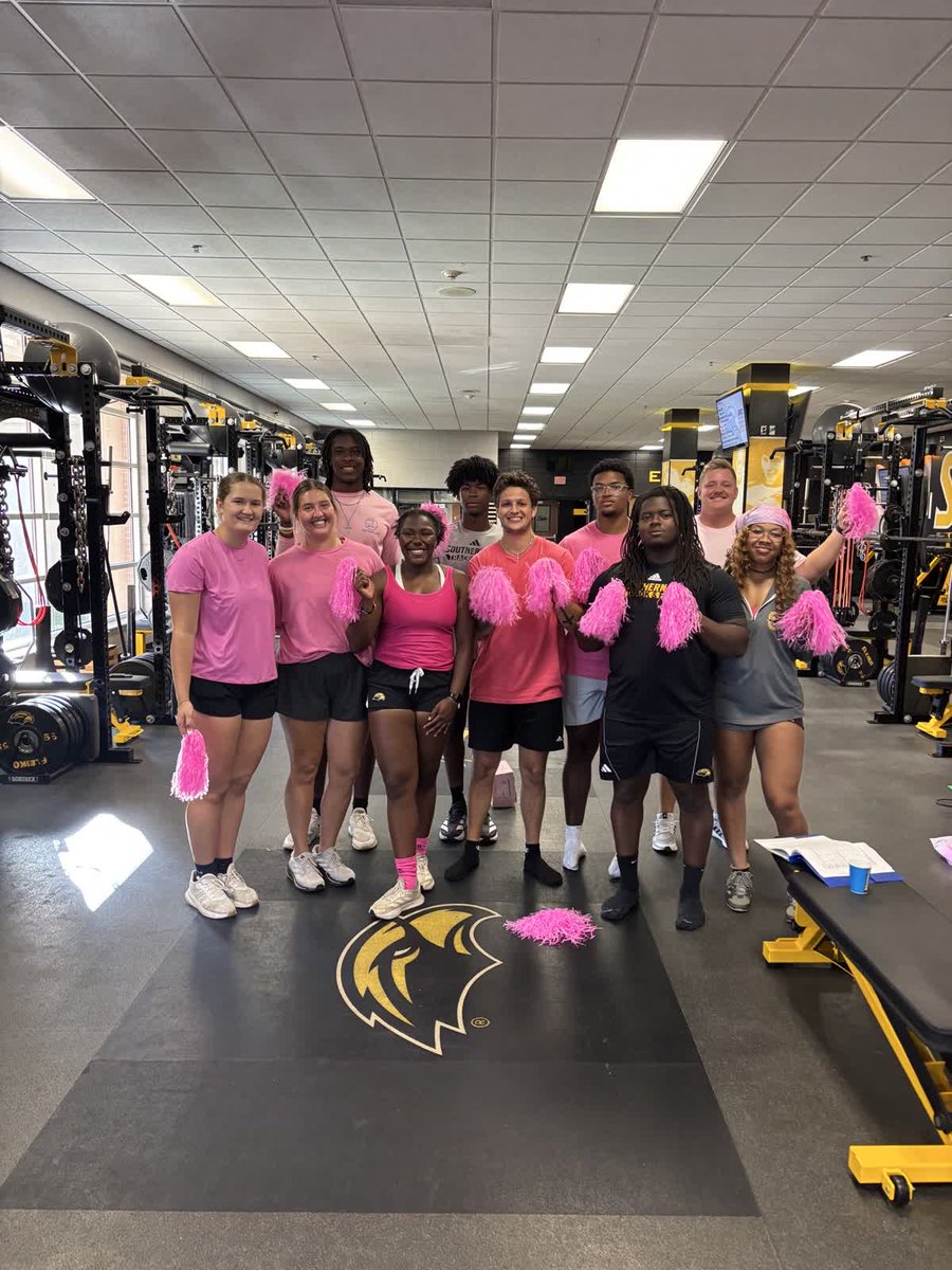 SunBelt's tweet image. 𝗪𝗘𝗔𝗥 𝗣𝗜𝗡𝗞 𝗦𝗢𝗨𝗧𝗛𝗘𝗥𝗡 𝗠𝗜𝗦𝗦.

@USMGoldenEagles honored Breast Cancer Awareness Month across numerous athletic programs where student-athletes wore pink shirts, ribbons and other attire during competitions and practices. #SunBeltSAAC ☀️🎗️