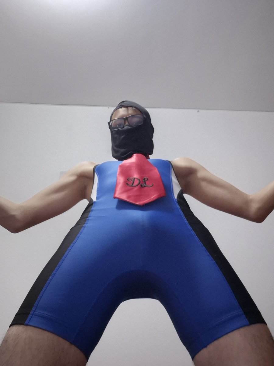 devvulp's tweet image. Trying some JoJo poses in singlet... Awoo...