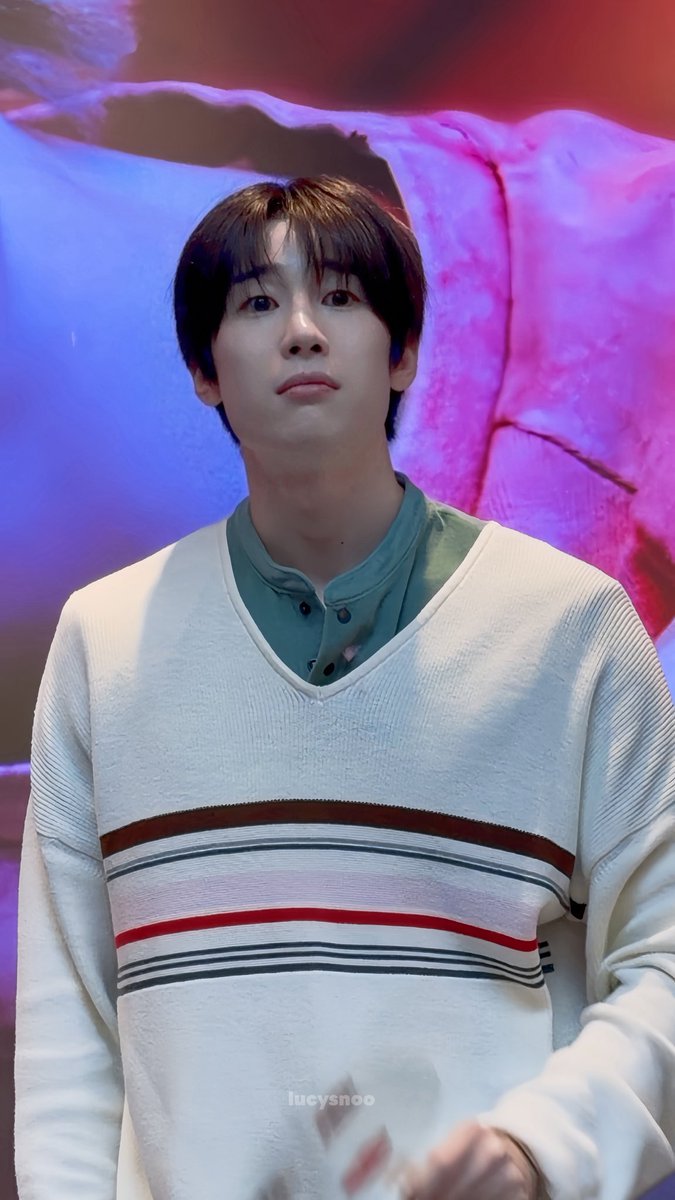 🗣️: 못생겼어요
🐶: (찌릿)