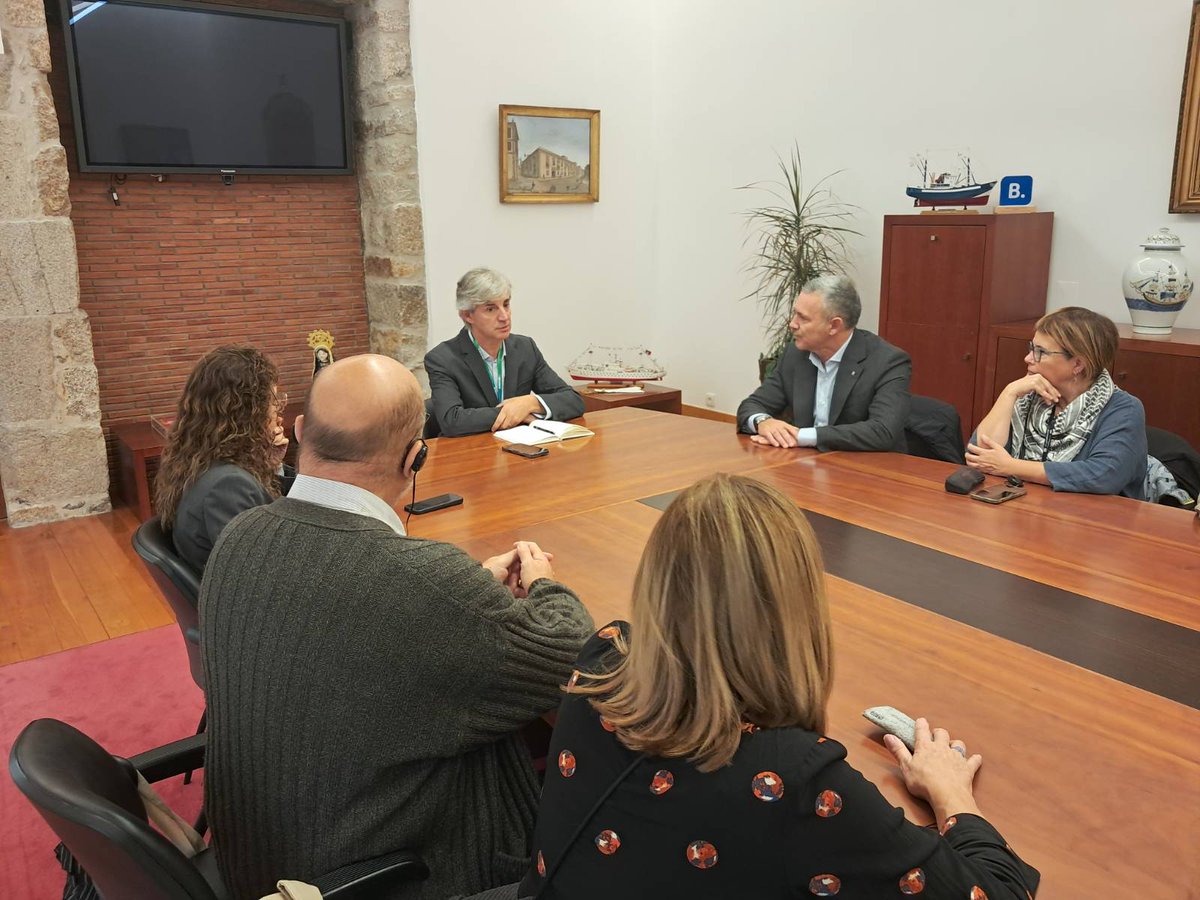 📸 No âmbito da agenda da <a href="/Taula3sector/">Taula Tercer Sector</a> em Viana do Castelo, os representantes das entidades catalãs acompanhados pelo Delegado Rui Reis foram recebidos pelo Presidente da Câmara Municipal, Luís Nobre