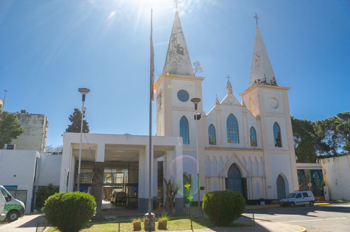 📖 ¡Se viene "La Noche de las Bibliotecas"!

El próximo jueves el Cementerio San Jerónimo y las bibliotecas mayor de la UNC, Olga Pizarro de Vidal y de la escuela Alejandro Carbó formarán parte del recorrido nocturno. 🧐

Más info e inscripciones en 📲 cordoba.gob.ar/la-noche-de-la…