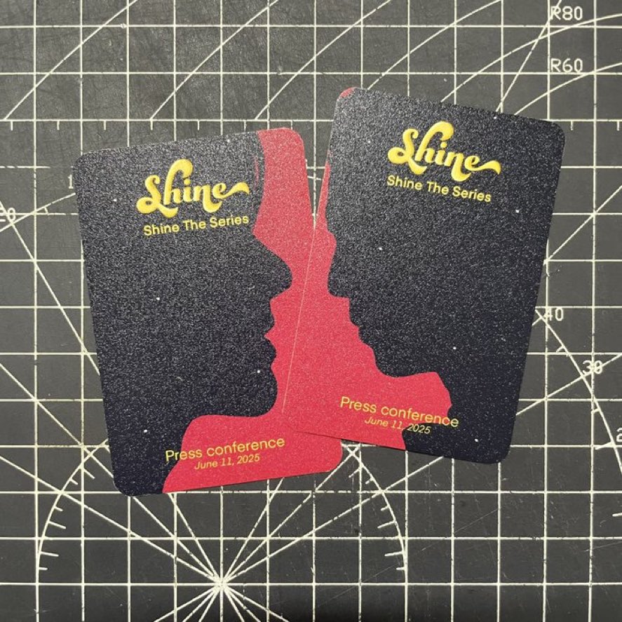 เนี่ยแล้วมีฟค.บางคนเอาไปทำ กอว.ด้วยนะสงสารเขาเด้อ สงสารตัวเองด้วย ตอนแรกรู้แหละว่าไม่ใช่ แต่ก็ยังหลอกตัวเองเพราะยังมีคนในค่ายว่าใช่ แต่พอเมนมายืนยันจริงๆ ถึงต้องยอมรับว่าสิ่งที่เราคิดมันใช่มันถูกแล้ว ดูอย่างไงมันก็ไม่ใช่เมนเรา