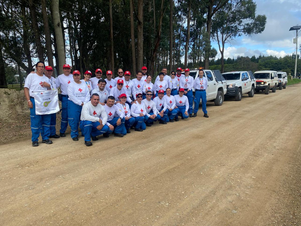 <a href="/gabrielcamero_/">Gabriel Camero Ramos</a> Con la participación de 27 voluntarios de las tres agrupaciones, recorrieron con sus instructores la vías entre Sopó, Guasca y la represa de Tominé, como parte de la formación que les permitirá apoyar, desde la seguridad vial, todas nuestras #AccionesHumanitarias.