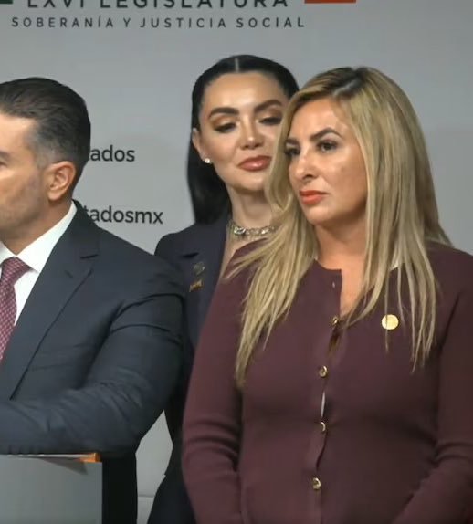 De que congal habrán sacado a éste par?