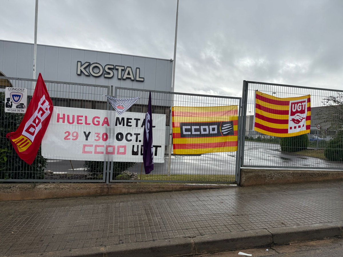 Ja ha començat la vaga del sector del metall de la província de Barcelona. 

🗣️Fins demà estaran en vaga per exigir una millora del conveni. 

*fotos de la fàbrica Kostal a Sentmenat.
