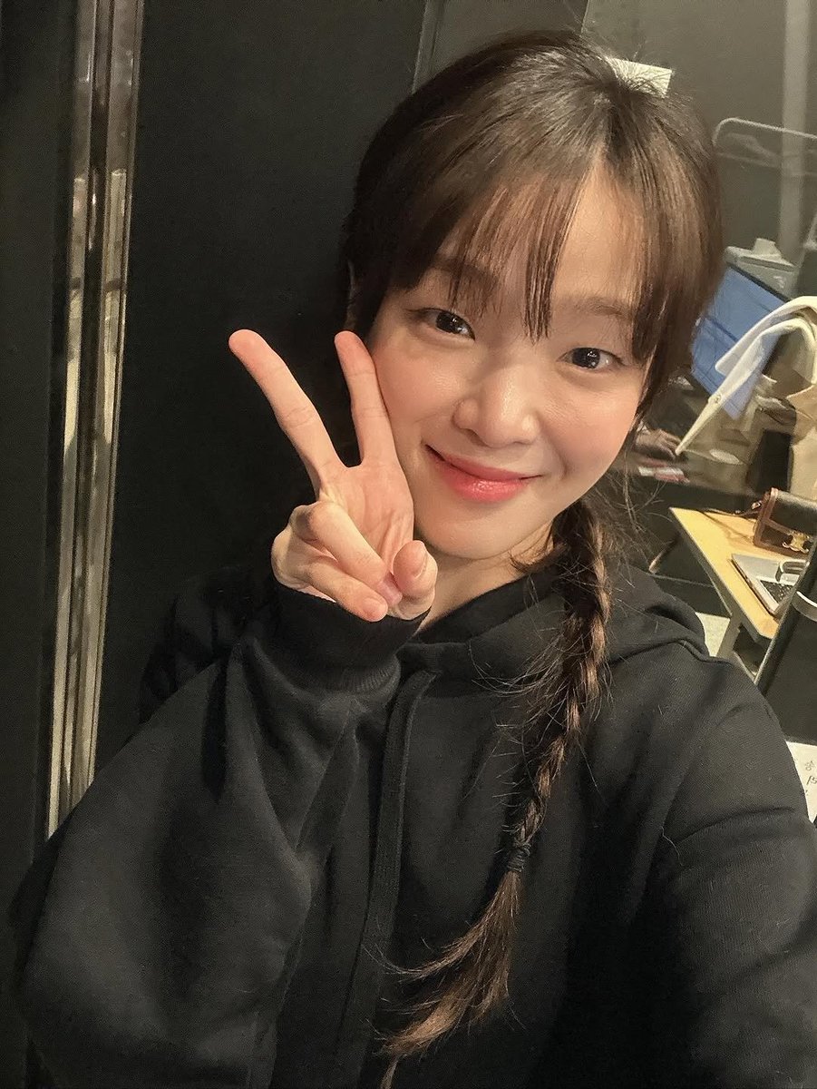 일 있어서 땋갈래 왕귀요미 다람쥐 못보러간게 너무 아쉽다ㅜㅜ 다음에 나오면 꼭 보러갈게 다시 나와줘...🥹