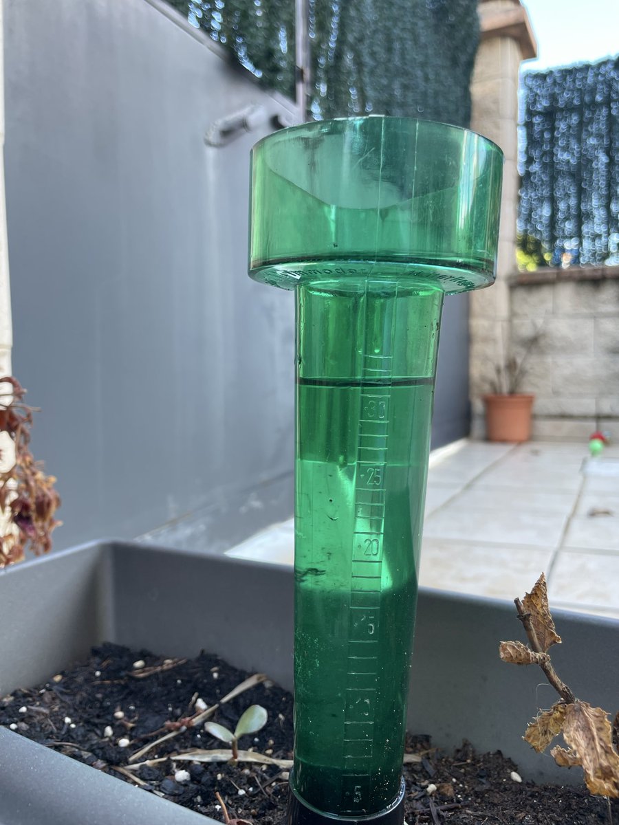 laprivi_'s tweet photo. Esto ha recogido mi pluviómetro en corrales (Huelva)desde anoche a las 00:00 hasta ahora mismo @Meteohuelva https://t.co/jXNRUd7txd