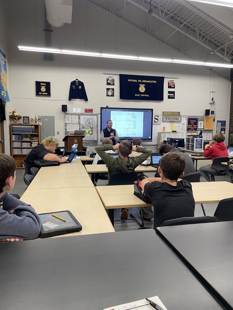 Mr. Snider’s Intro to Ag class working on their food trucks as part of an agribusiness lesson.