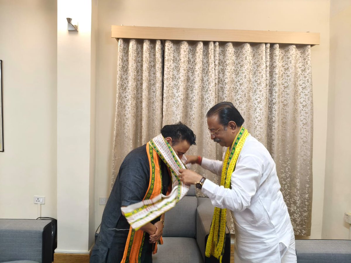 আজ রাজ্য অতিথিশালায় ভারতীয় জনতা পার্টি, ত্রিপুরা প্রদেশের প্রাক্তন প্রভারী শ্রী সুনীল দেওধর জির সাথে সৌজন্যমূলক সাক্ষাৎকার করি।