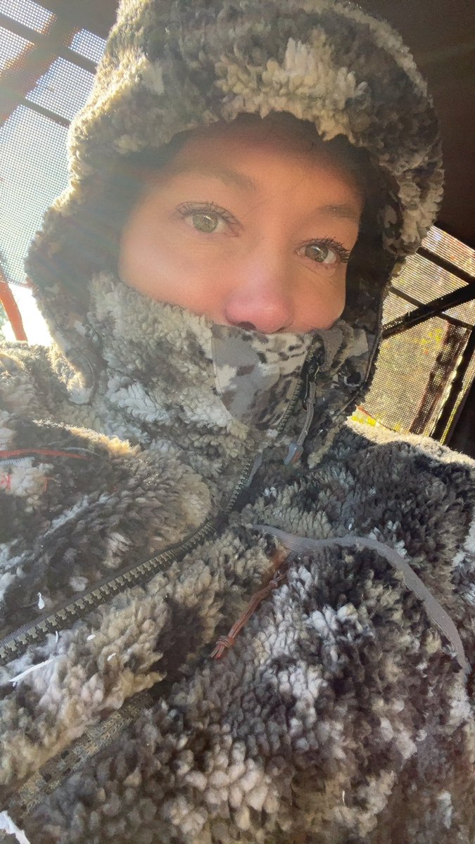 It’s chilly 🥶 .. But I’m bundled up.. 
54° 12mph winds now.
Saw 3 deer so far. 
#Hunt21