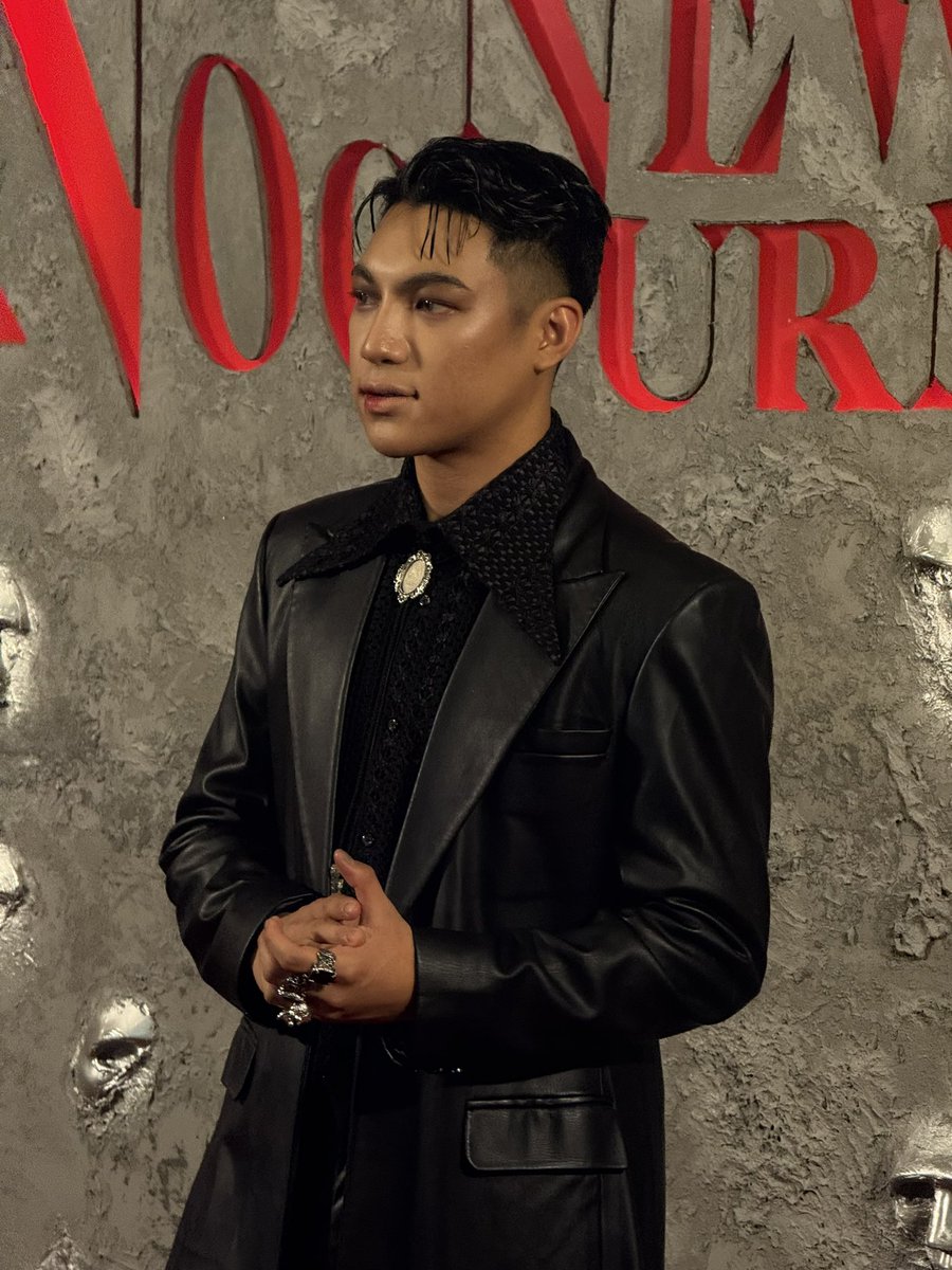 inquirerdotnet's tweet photo. THESE KILLER COSTUMES 👹

LOOK: Rain Celmar, Jillian Ward, Darren Espanto, and Jameson Blake channeled their dark sides in their respective black costumes on The New Nocturnals red carpet. | @HMallorcaINQ https://t.co/vsPyX5Ki3J