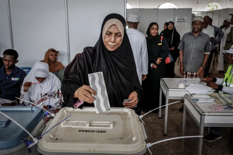 KINGDONSANTO's tweet photo. Tanzanian youth are rising - not for selfies, but for suffrage.

When ballots are rigged, silence becomes complicity. The next generation refuses to vote for injustice. RIP I

#KlassikEra #GlobalDon #BadmanKilla #Tanzania #Tanzanialeaks #ElectionIntegrity #NoReformNoElection https://t.co/YWf941ZJAk
