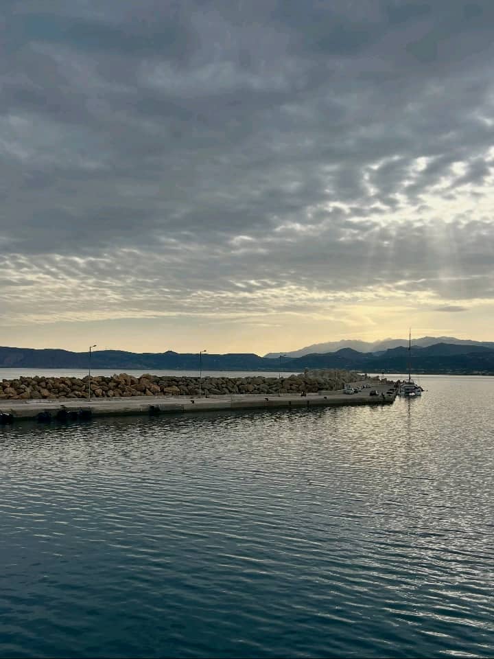EmilyFlore24228's tweet photo. Boat cruise to Balos… 🛳️💙🩵 https://t.co/wcBUG3K1ks
