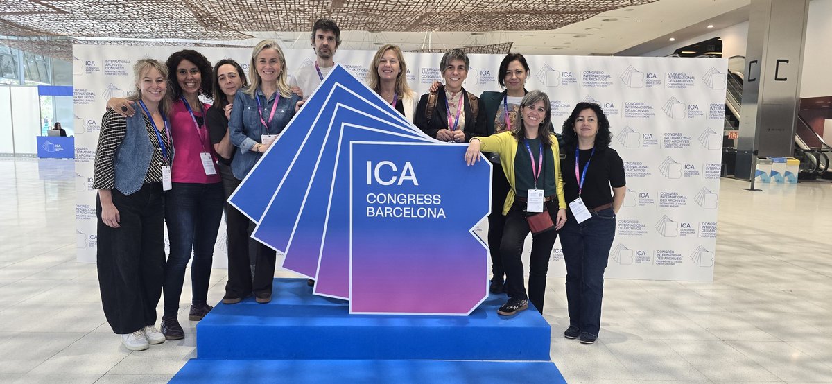 Primera aproximación a una foto del Grupo Español <a href="/sppica/">Archivos Parlamentar</a>. Mañana haremos un segundo intento a ver si conseguimos pleno 😂😂😂 #ICABarcelona2025 <a href="/ICABcn2025/">International Archives Congress ICA Barcelona 2025</a> <a href="/ICArchiv/">ICA - International Council on Archives</a>