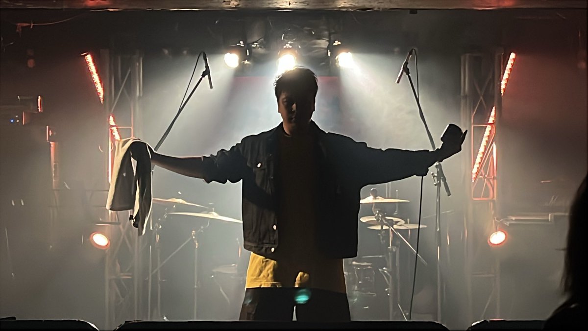 With Dazz Jam 
お越しいただいた皆様ありがとうございました🙇‍♂️

今回限りの特典もお渡しできて嬉しかったとともに、ライブハウスOnlyのライブパフォーマンスでした。

1人でも多くキッカケを与えられたら嬉しい

▼セットリスト
SUPER FLASH(Live ver2)
ADVENTURE(Live ver)
GROW UP
MICHI
U-EN-CHI