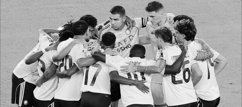 بـلاءً انـتَ يـا نـصـري 
وهـمٌ سـاكـنٌ صـدي
مُـصـابٌ انـتَ بالقـهر
وحـالـك واقـعٌ مُـزري