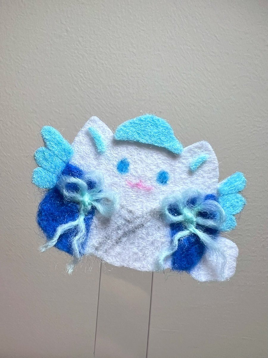 (ﾉ)`ᝫ´ (ヾ)

 #Graal_茶繪譚