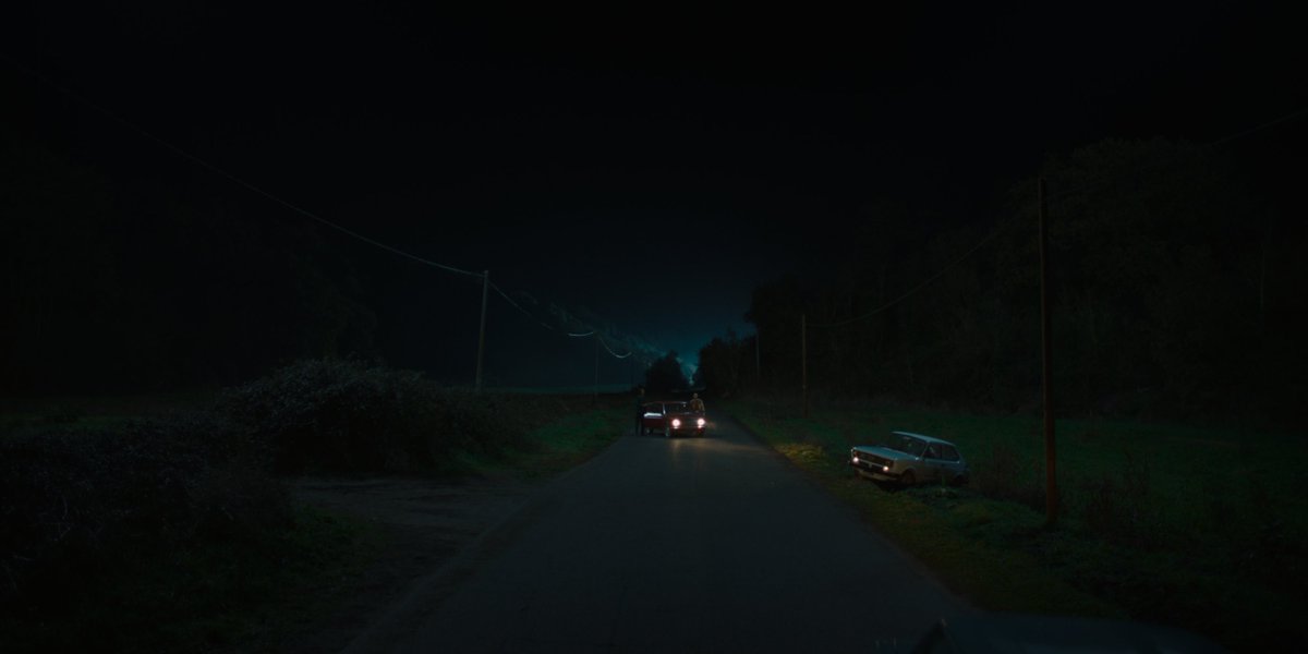 Buio e terrore, nient'altro. Sono questi i luoghi degli omicidi del Mostro di Firenze.