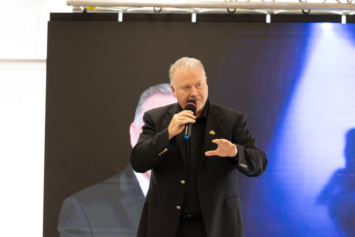 brianrameykc's tweet image. You can bullet-point your strategy to death…

But without passion for change—nothing shifts.

✅ Points are good.
🔥 Passion is better.
#briankramey #Leadership #TacticalCatalyst #BTBY #NoExcuses #ExecutionEnergy #SpeakWithClarity