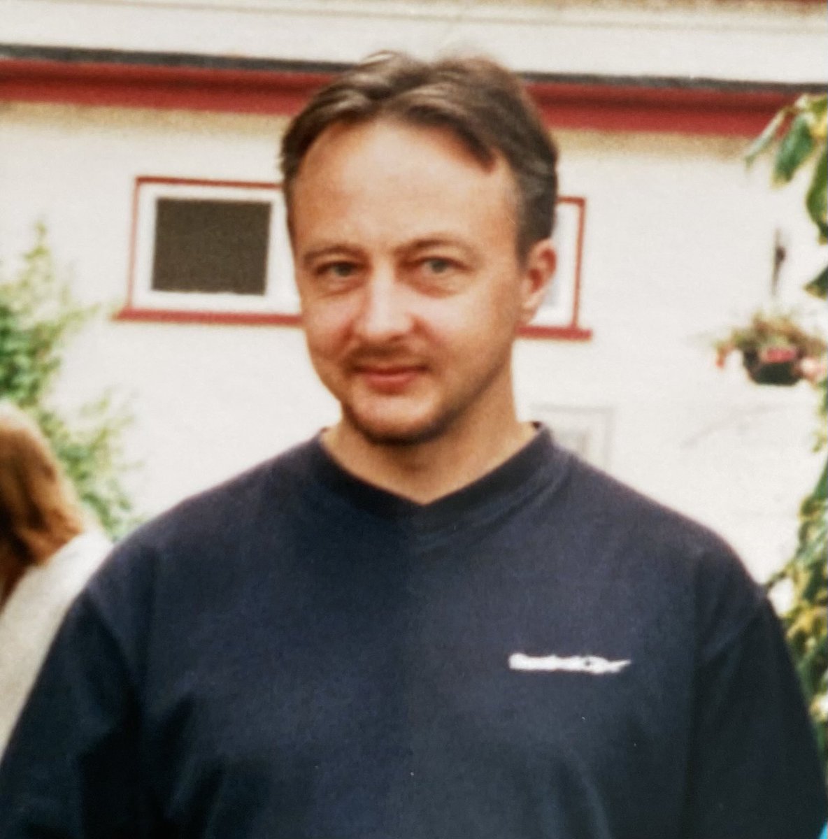 DavidBT787's tweet photo. @rickygervais Just found this photo of myself looking a bit “Early David Brent” https://t.co/NMsN2CZdC3