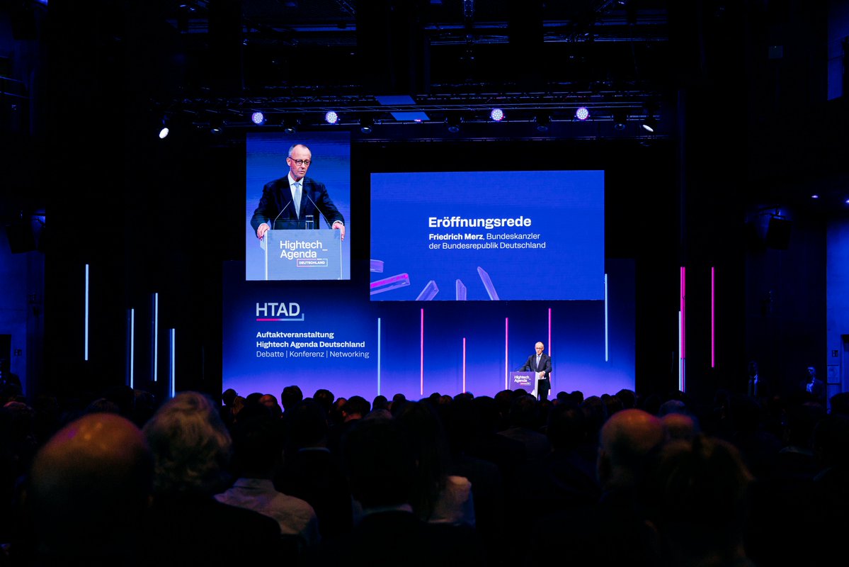 Unser Land soll technologisch an der Spitze sein. Es braucht jetzt einen Schulterschluss von Wirtschaft und Wissenschaft statt nebeneinanderher, aneinander vorbei oder gegeneinander. Das können wir uns nicht länger leisten. Genau darum geht es uns mit der Hightech Agenda.