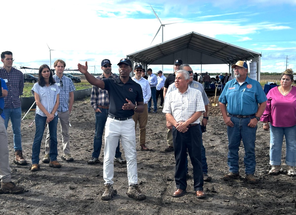 SolunaHoldings's tweet photo. Every groundbreaking starts long before the shovel hits the ground.
It starts with a team that refuses to quit.
Our team has persevered through market cycles, regulatory shifts, and industry headwinds to bring our newest wind-powered data center, Project Kati, to life.
That's why this groundbreaking isn’t just about a site coming online.
It’s a celebration of the people turning renewable energy into Renewable Computing.
$SLNH #DataCenters #TexasWind