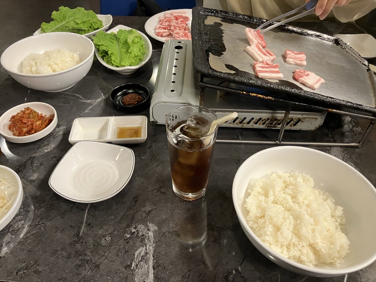 今日のご飯はいつもサポートさせていただいてるラノマインドの拓磨君とサムギョプサル！！！

初めてサムギョプサル食べたけど美味しかった…..!!

絶対また食べに行く！

<a href="/takuma_ranomind/">拓磨_ラノマインド@4月17日(金)豊橋THE楽弾き語り</a>