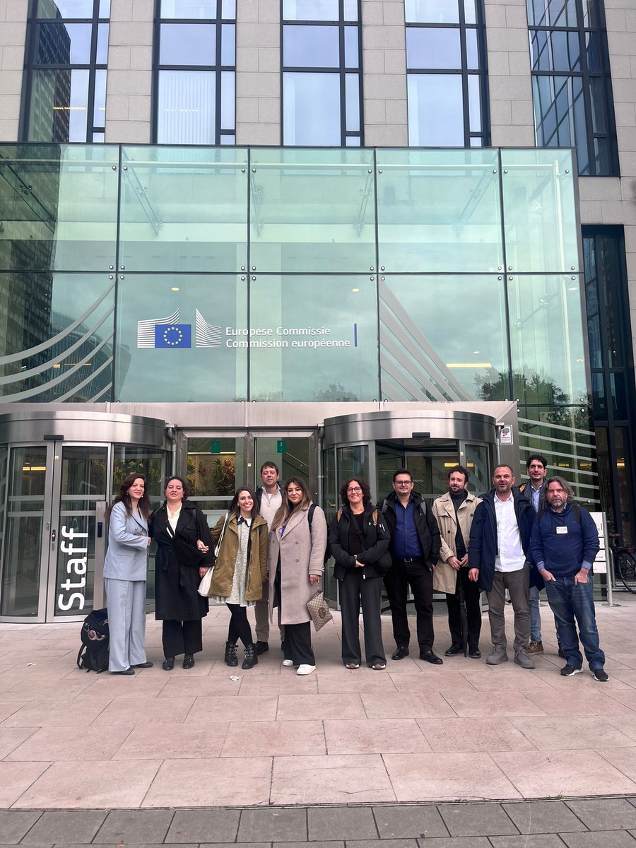 Πρόσφατη παρουσία μου στις #Βρυξέλλες για την παρουσίαση στην Ευρωπαϊκή Επιτροπή των ερευνητικών αποτελεσμάτων 3ους έργου για την αντιμετώπιση των #deepfakes σε ευρωπαϊκό επίπεδο. 

#research #europe #europeancommission #editor #eu