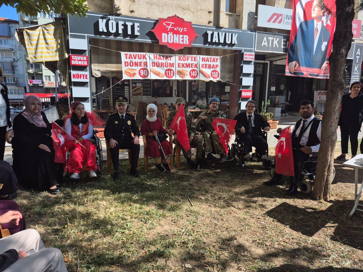 Denizli Emniyet Müdürlüğü (@denizli_emniyet) on Twitter photo İl Emniyet Müdürümüz Sayın Yavuz SAĞDIÇ, 29 Ekim Cumhuriyet Bayramı törenlerinin ardından Denizli Umut Çocukları Derneği üyeleriyle bir araya geldi. İl Emniyet Müdürümüz Sayın Yavuz SAĞDIÇ, 29 Ekim Cumhuriyet Bayramı törenlerinin ardından Denizli Umut Çocukları Derneği üyeleriyle bir araya geldi.