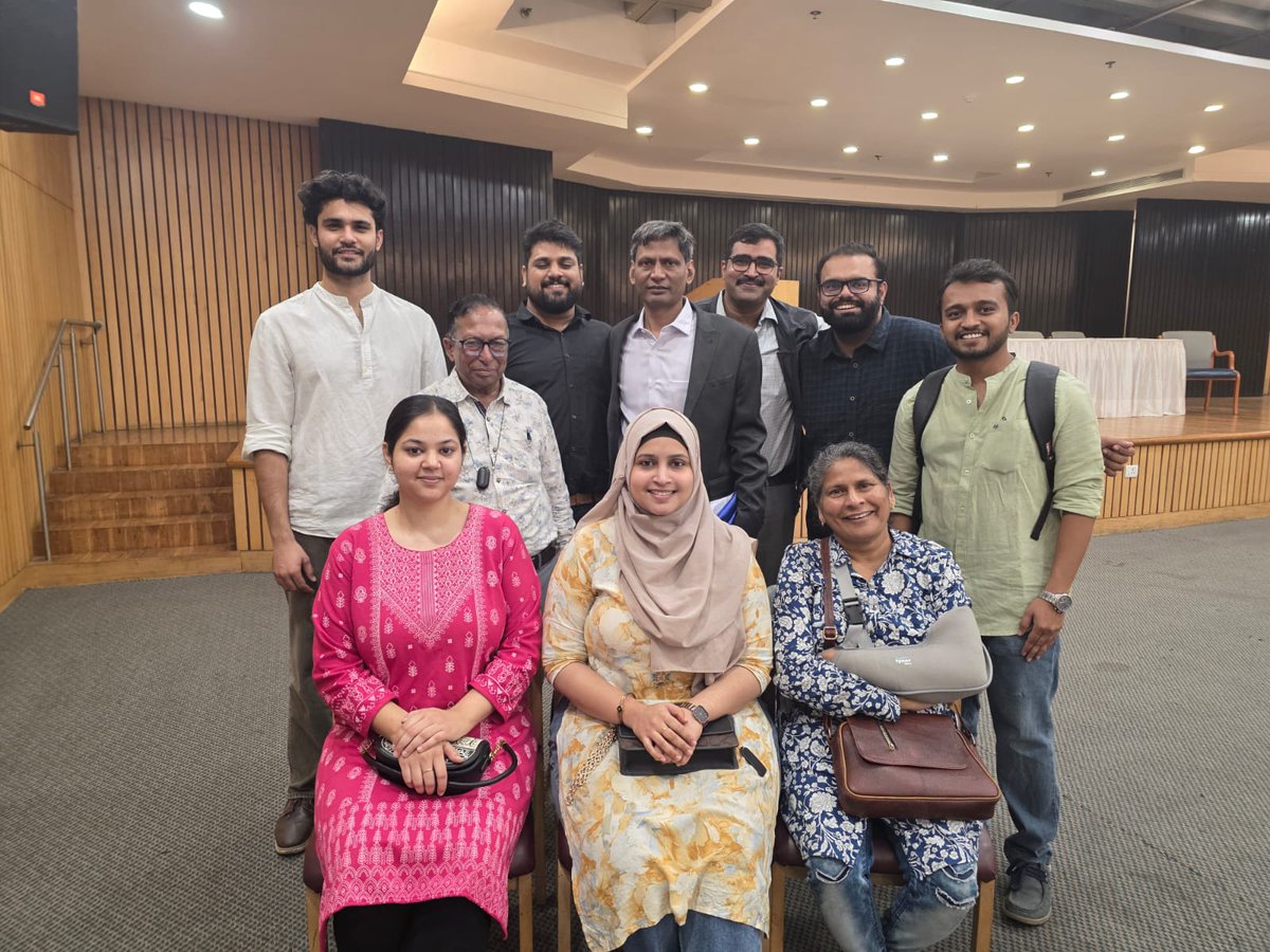 DrKaranjuneja's tweet photo. Hatsoff to all your efforts @DalmiyaDr sir 
Great meeting @shaswat_rajat, @DrSidTara and all leaders https://t.co/Tgy2lnT1De