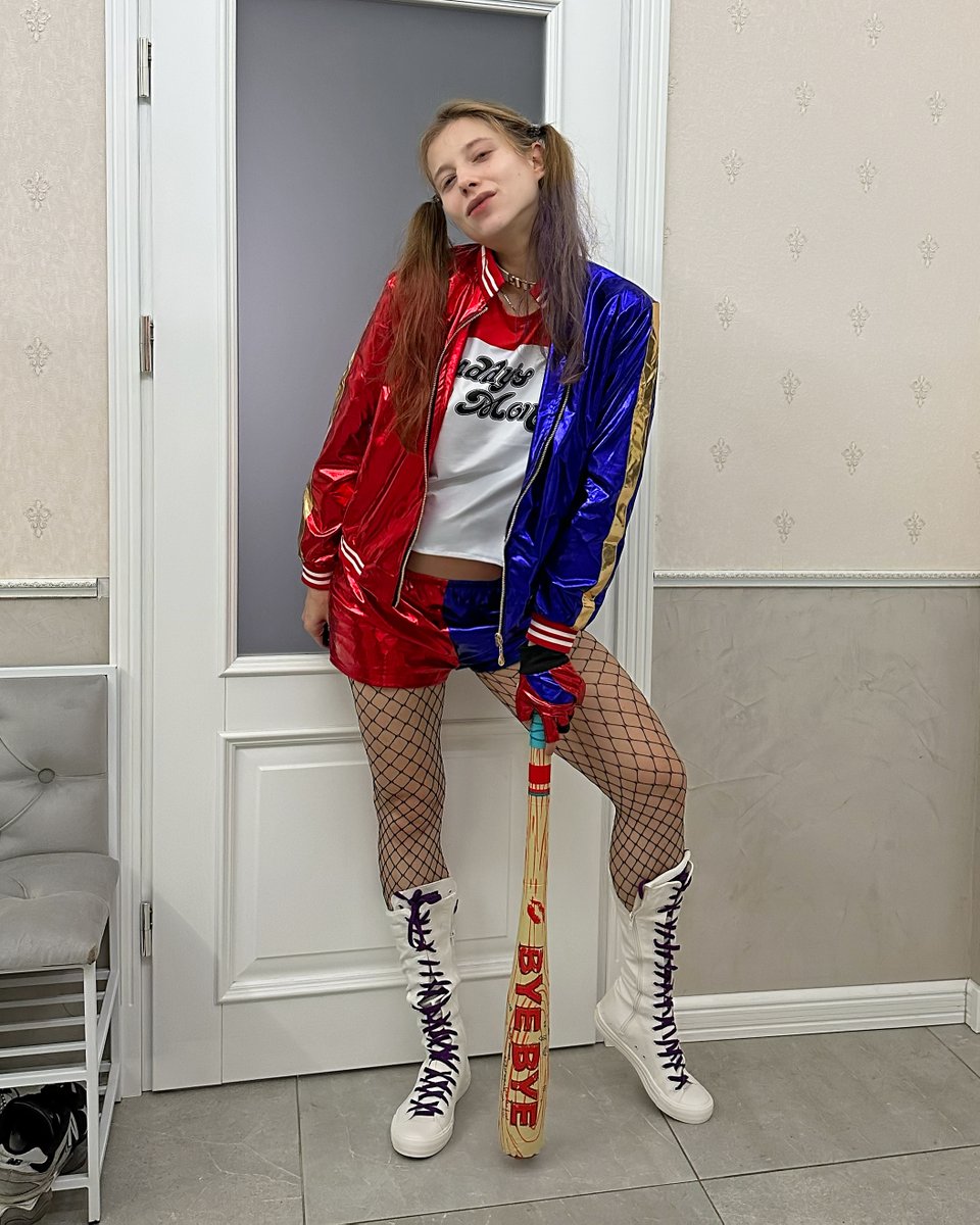 firmflexing's tweet image. Quinn.

#puddin #propertyofjoker #pigtails #harleyquinncosplay #harleyquinn #harleenquinzel #happyhalloween #halloween2025 #daddyslittlemonster #baseballbat